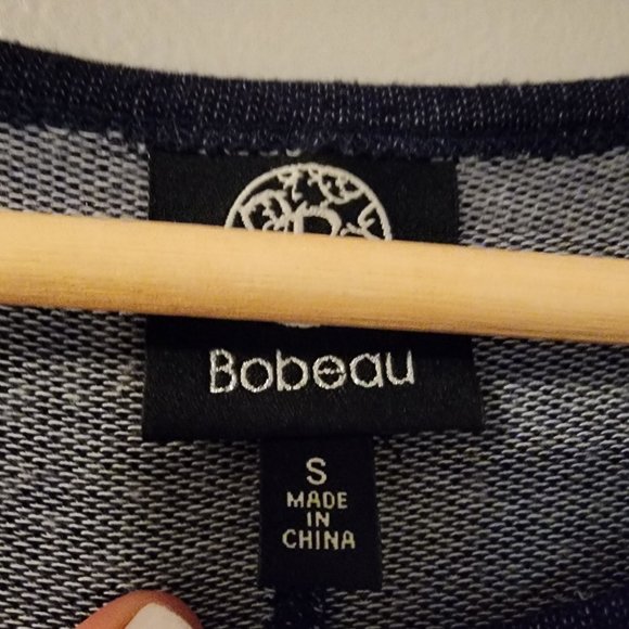 Bobeau Navy Short Sleeve Top- Size S - Picture 3 of 3